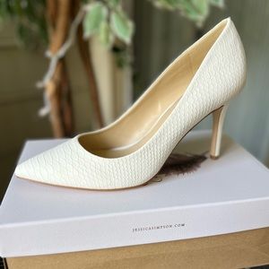 Jessica Simpson Lancie Buffed Embossed White Pumps 9M